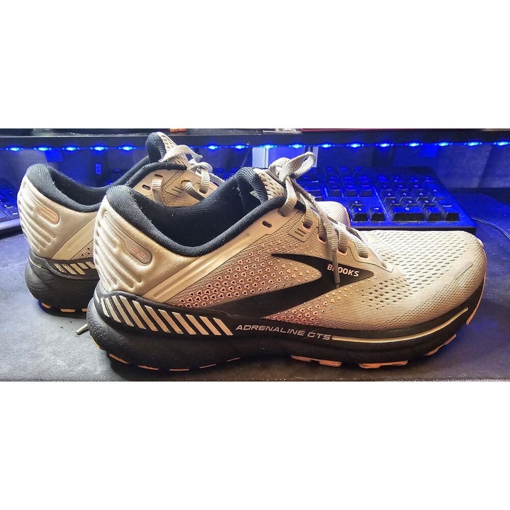 Brooks Adrenaline GTS 22 Womens Size 10 B Medium Running Shoes Gray 1203531B035